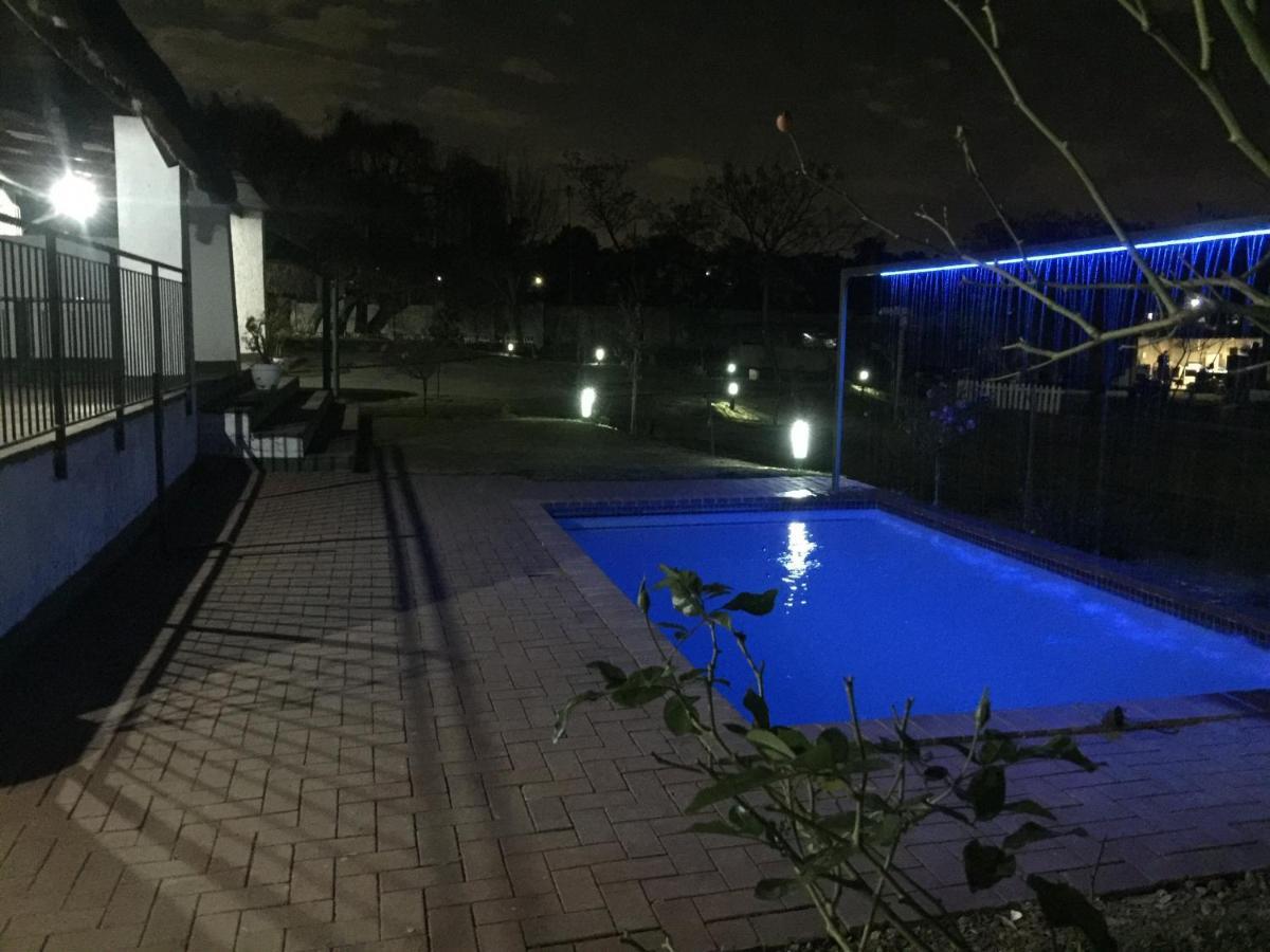 Simbasun Cottages Midrand Luaran gambar