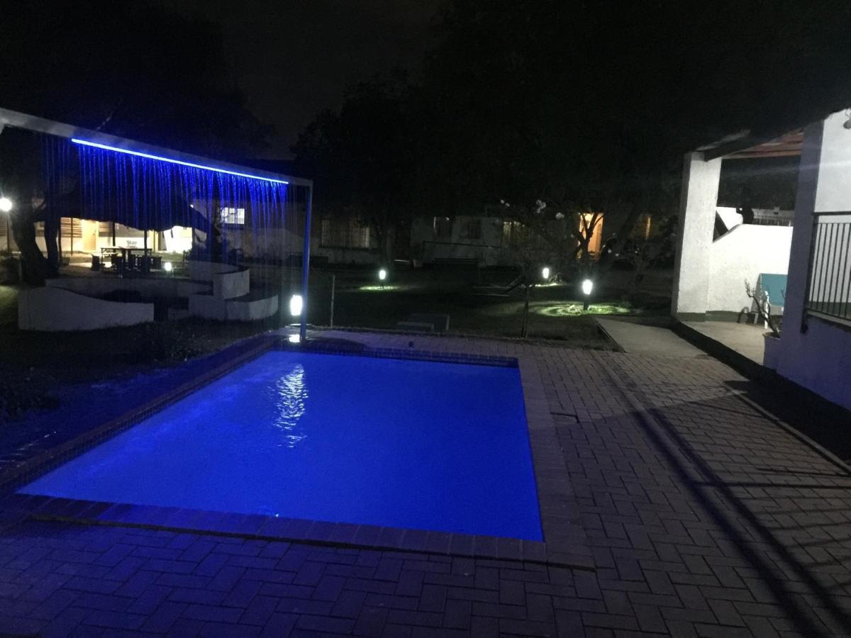 Simbasun Cottages Midrand Luaran gambar