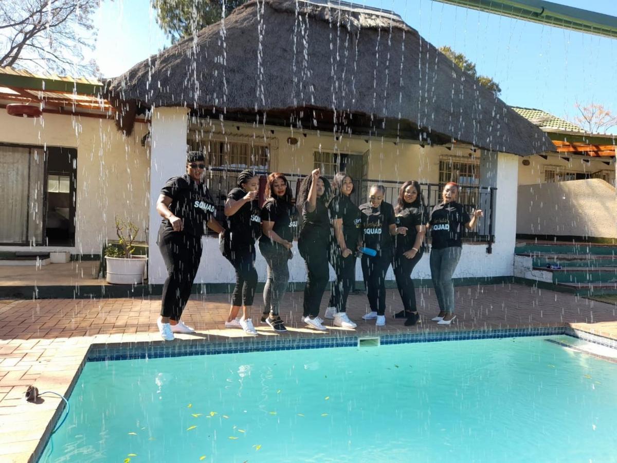 Simbasun Cottages Midrand Luaran gambar