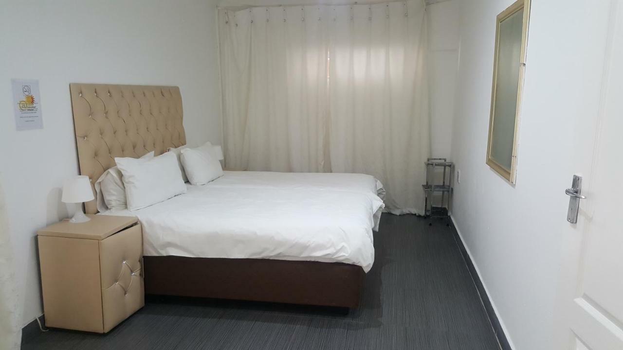 Simbasun Cottages Midrand Luaran gambar