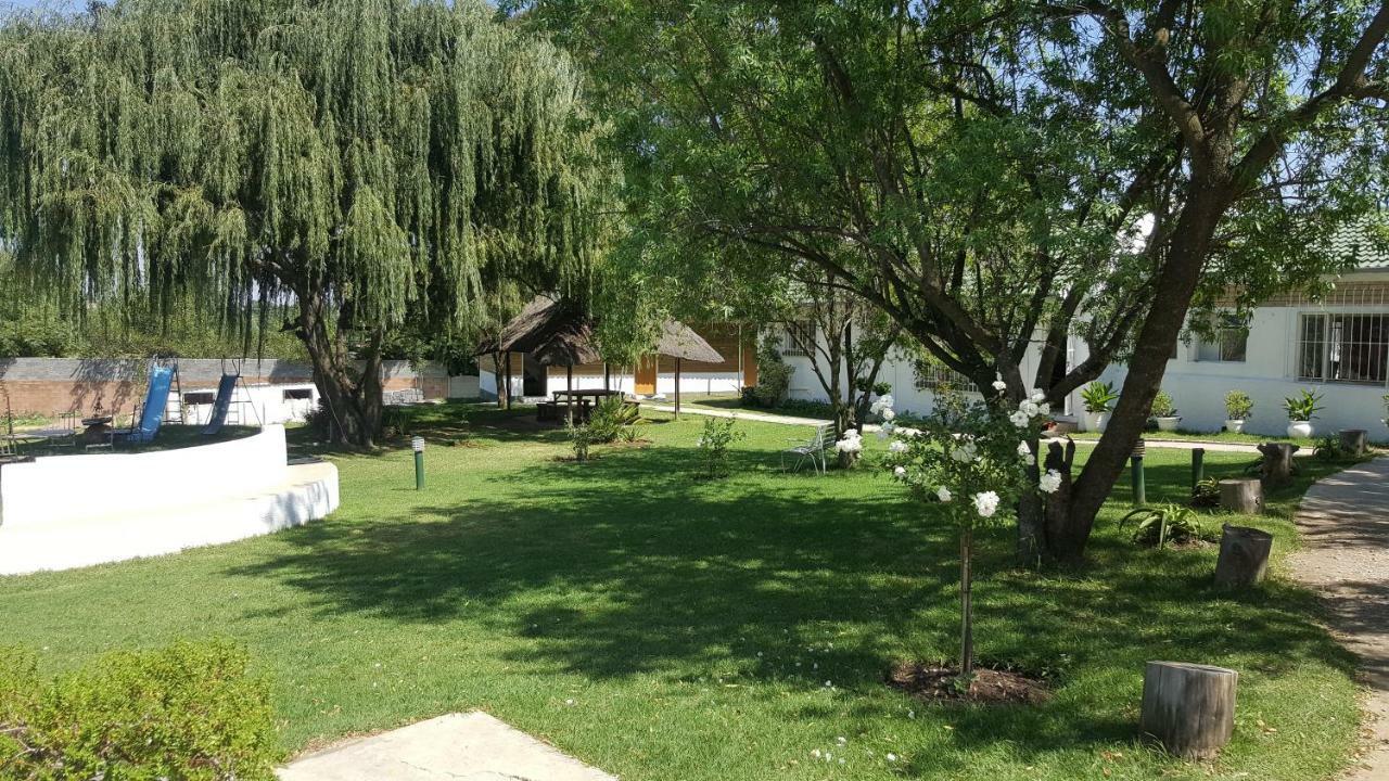Simbasun Cottages Midrand Luaran gambar