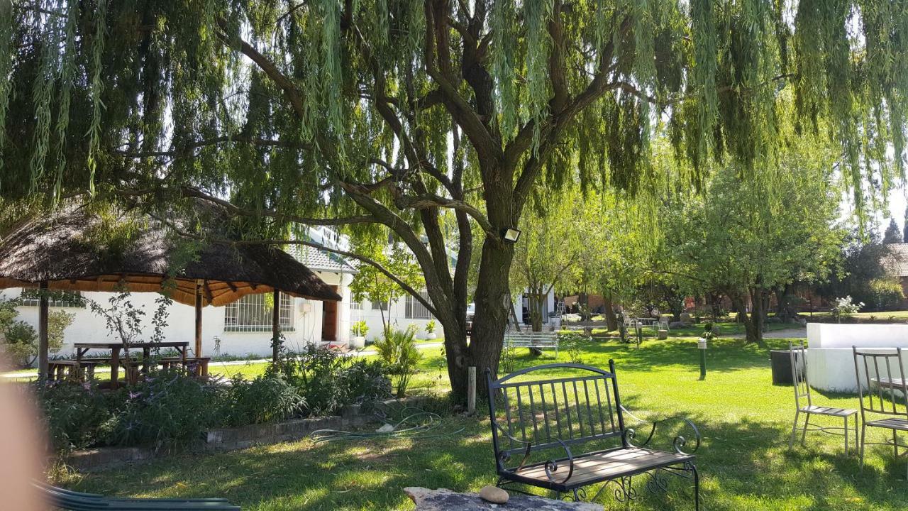 Simbasun Cottages Midrand Luaran gambar