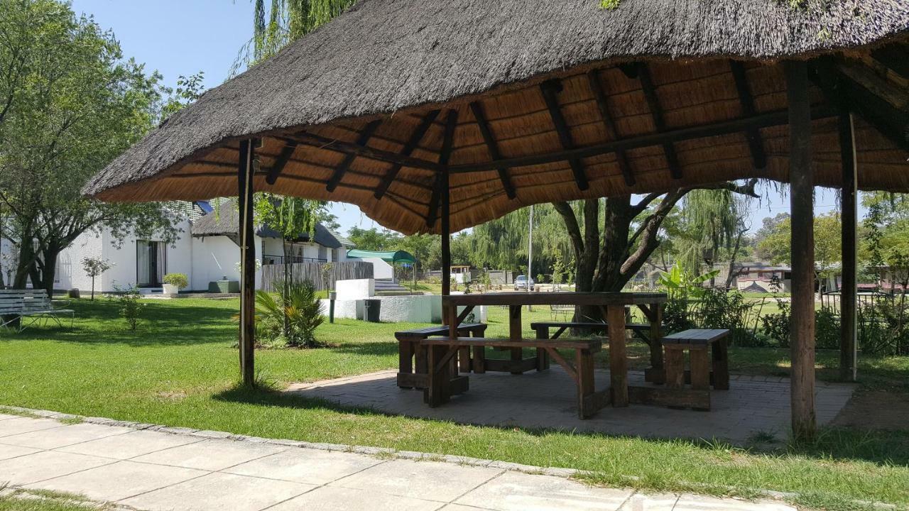 Simbasun Cottages Midrand Luaran gambar