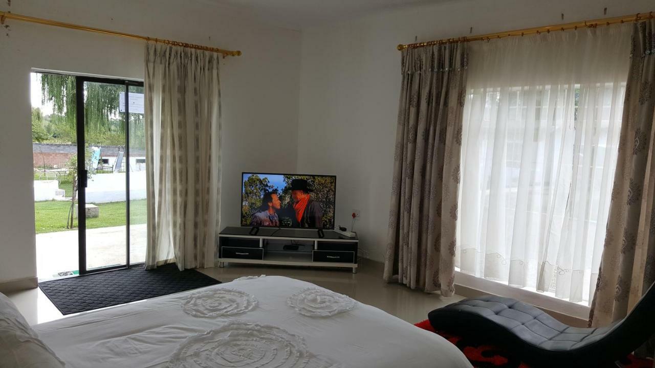 Simbasun Cottages Midrand Luaran gambar