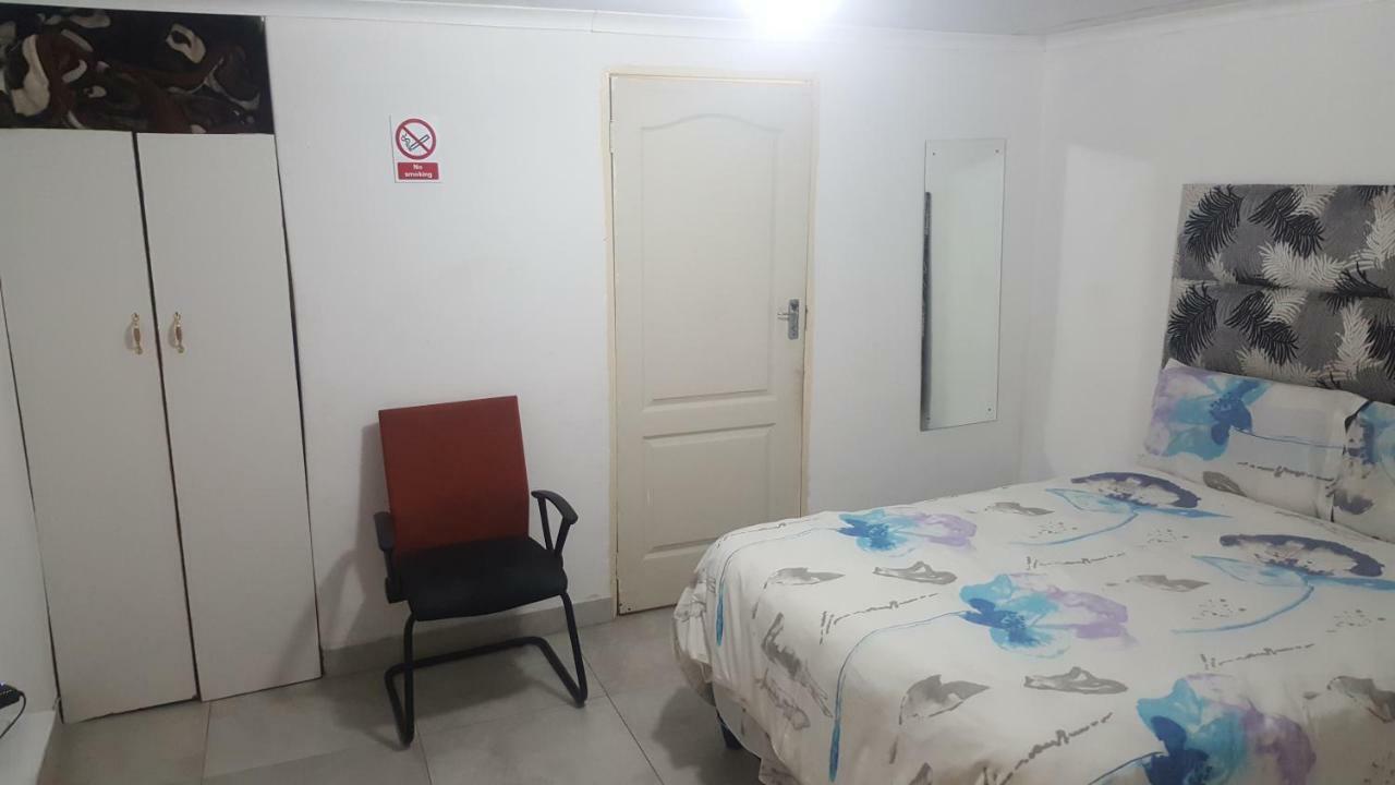Simbasun Cottages Midrand Luaran gambar