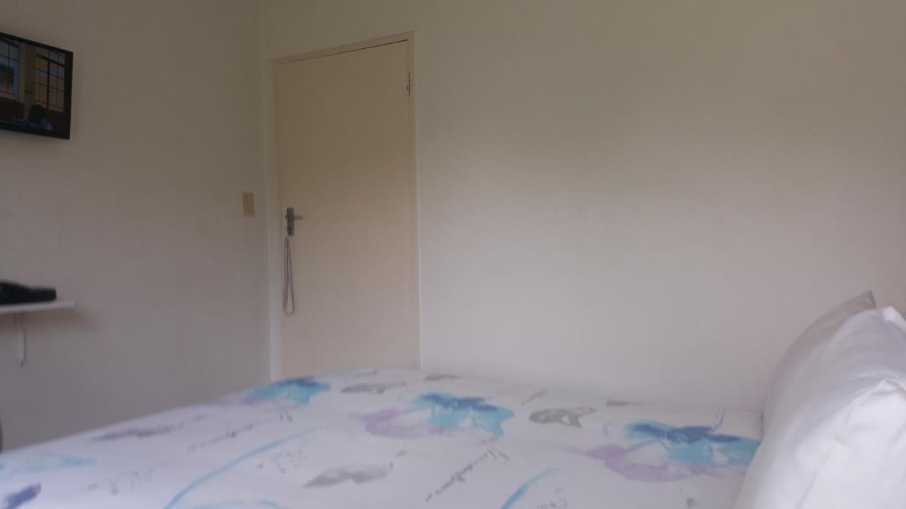 Simbasun Cottages Midrand Luaran gambar
