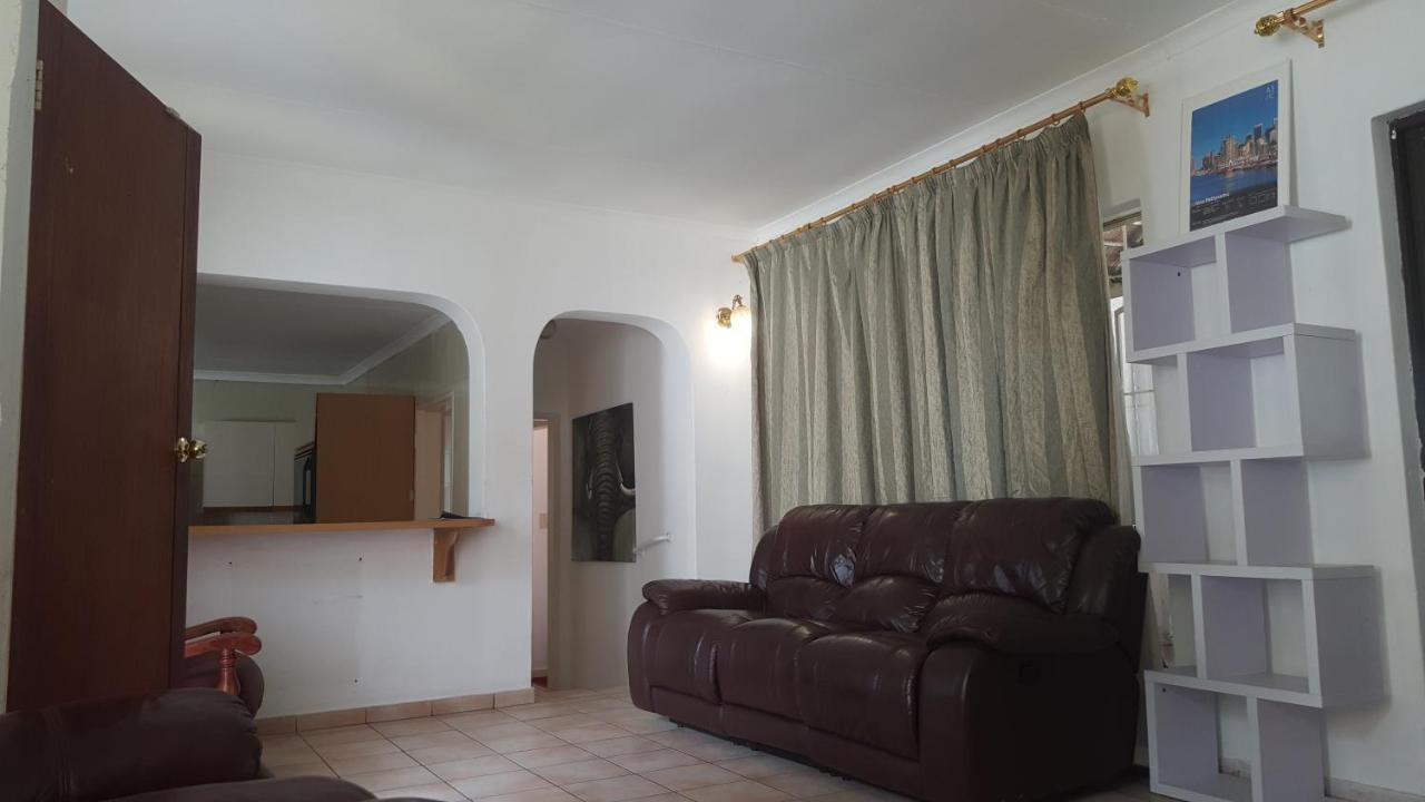 Simbasun Cottages Midrand Luaran gambar