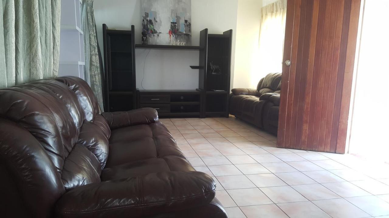Simbasun Cottages Midrand Luaran gambar