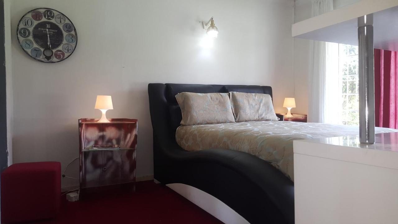 Simbasun Cottages Midrand Luaran gambar